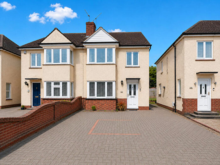 3 Bedroom Semi-Detached House For Sale In Greensward Lane, Hockley, SS5