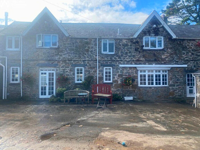 4 Bedroom Detached House For Sale In Brynsiencyn, Llanfairpwllgwyngyll, Anglesey, LL61