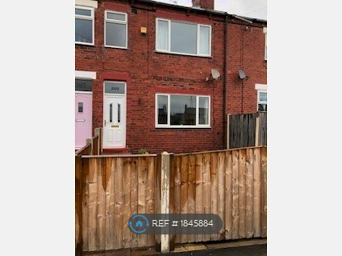 3 Bedroom Terraced House To Rent In Pontefract Road, Featherstone, Pontefract, WF7