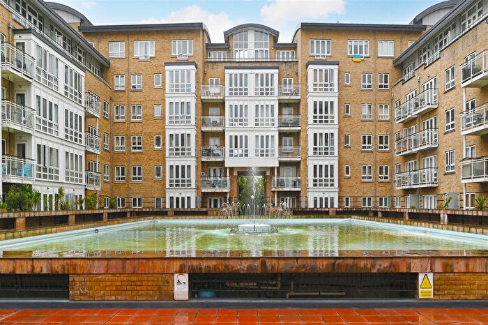 3 Bedroom Flat For Sale In St. Davids Square, Isle Of Dogs, E14