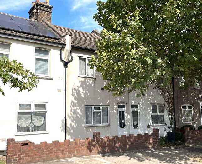 2 Bedroom Terraced House For Sale In Blewitts Cottages, New Road, Rainham, RM13