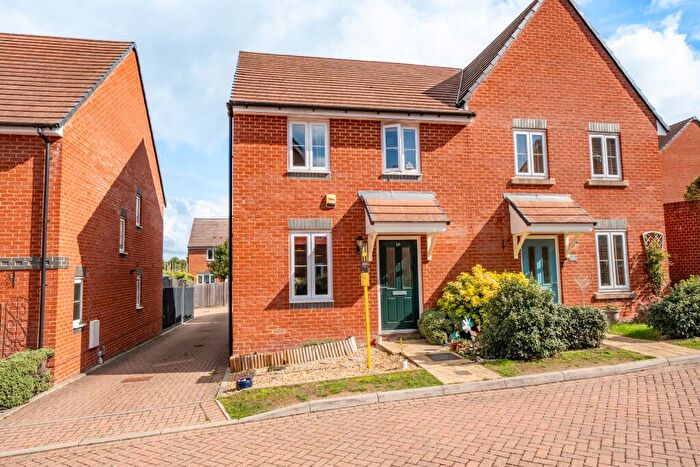 3 Bedroom Semi-Detached House For Sale In Drummond Road, Andover, SP11