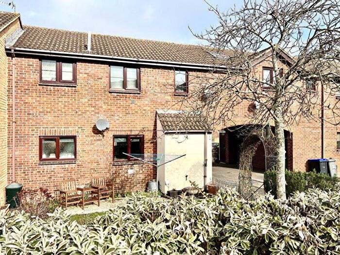 1 Bedroom Apartment For Sale In Highgrove Close, Calne, SN11