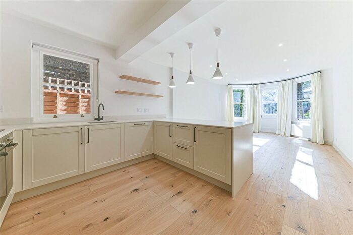 3 Bedroom Flat To Rent In Christchurch Avenue, London, NW6