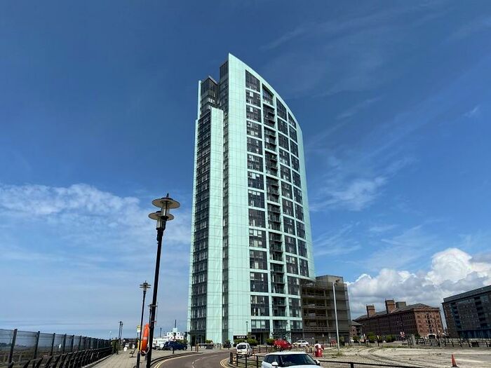 2 Bedroom Flat To Rent In Alexandra Tower, Princes Parade, Liverpool, Merseyside., L3