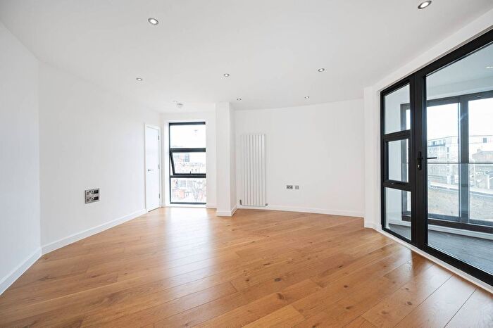 1 Bedroom Flat To Rent In Esker Place, Hackney, London, E2