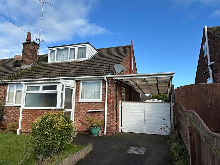 2 Bedroom Semi-Detached Bungalow To Rent In Cliffe Road, Little Neston, CH64