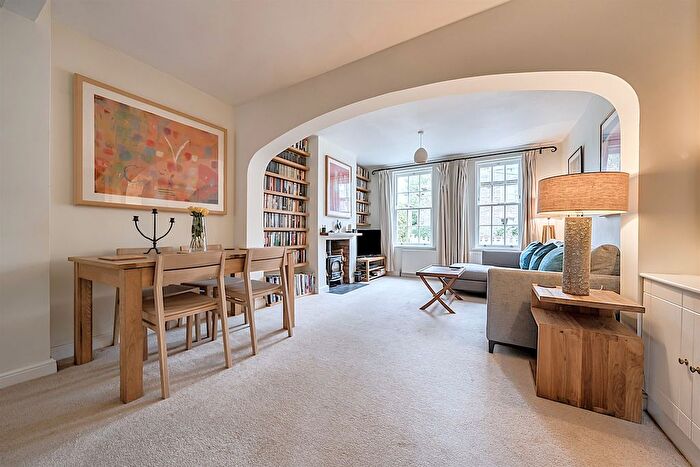 3 Bedroom End Terrace House For Sale In Raleigh Road, Enfield, EN2