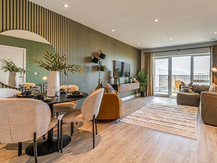 2 Bedroom Flat For Sale In Kent Avenue, Dagenham, RM9