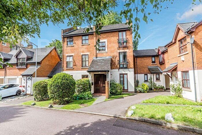 1 Bedroom Flat To Rent In Moriatry Close, Holloway, N7