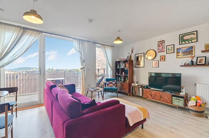 2 Bedroom Flat For Sale In Mahindra Way, London, E6