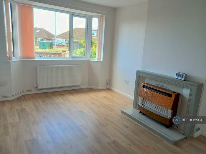 3 Bedroom Bungalow To Rent In Tiercel Avenue, Norwich, NR7