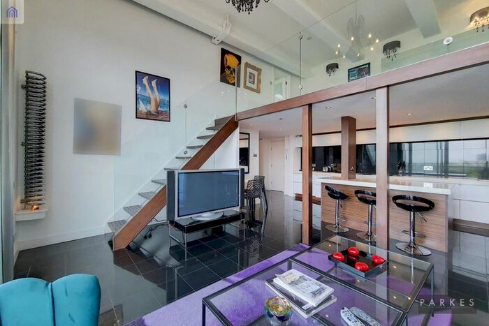 3 Bedroom Flat To Rent In Peterborough Road, Hammersmith, London, SW6