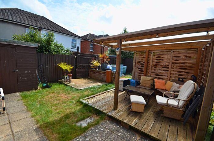 2 Bedroom Flat For Sale In St. Marys Road, Bournemouth, BH1
