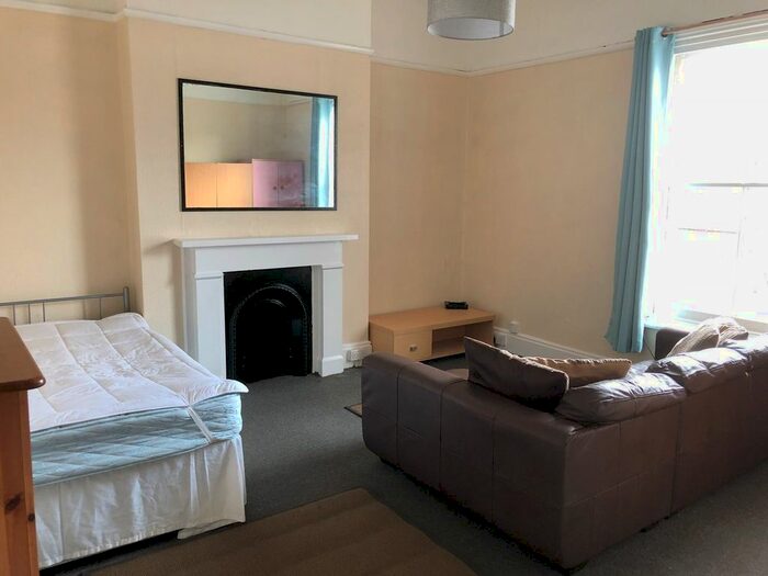 1 Bedroom Flat To Rent In Grove Street, Leamington Spa, CV32
