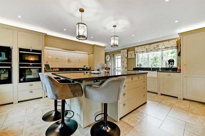5 Bedroom Detached House For Sale In Chestnut Park, Bray, Maidenhead, Berkshire, SL6
