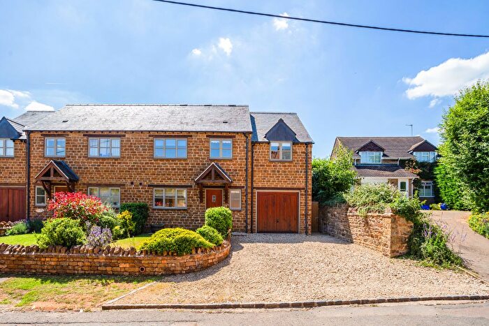 4 Bedroom Cottage For Sale In Chapel Close, Clifton, OX15