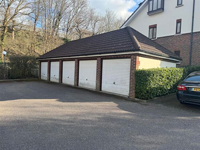 Property To Rent In Brook Park Close, London, N21