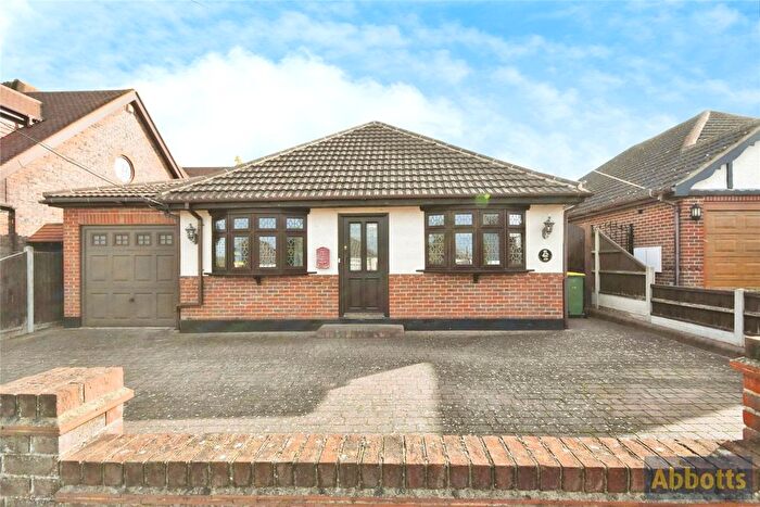 4 Bedroom Bungalow For Sale In Clarence Road, Rayleigh, Essex, SS6