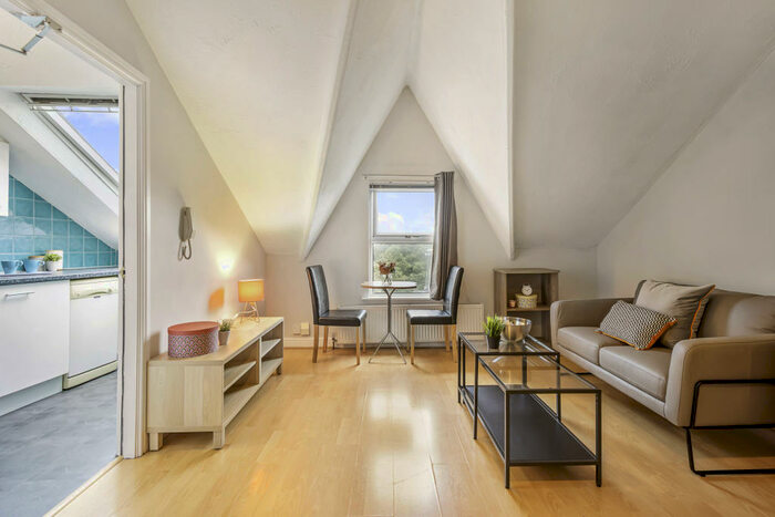 1 Bedroom House To Rent In Moor View, Leeds, LS6