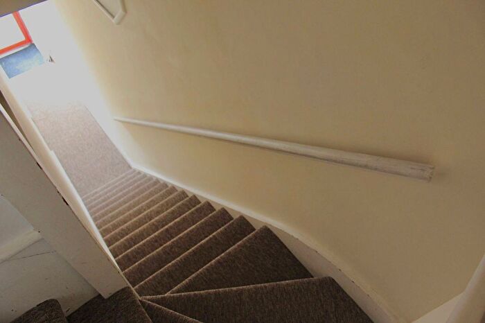 3 Bedroom Flat To Rent In Parklands Parade, Bath Road, Hounslow, TW5