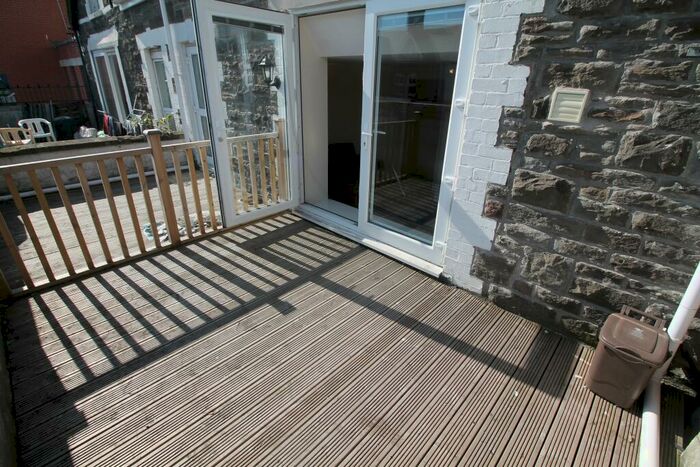 1 Bedroom Flat To Rent In City Road, Roath, Cardiff, CF24