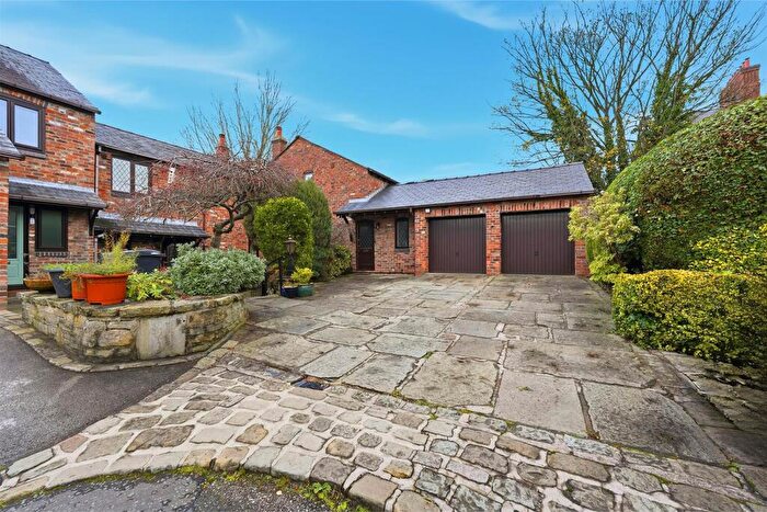 3 Bedroom Link Detached House For Sale In Roan Mews, Macclesfield, SK11