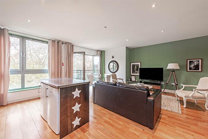 2 Bedroom Apartment To Rent In Hoxton Square, London, N1