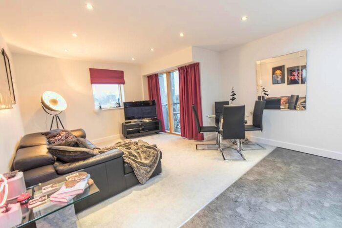 2 Bedroom Flat To Rent In High Street, Harborne, Birmingham B17