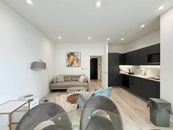 1 Bedroom Apartment To Rent In Hartingtons Court, Coster Avenue, N4