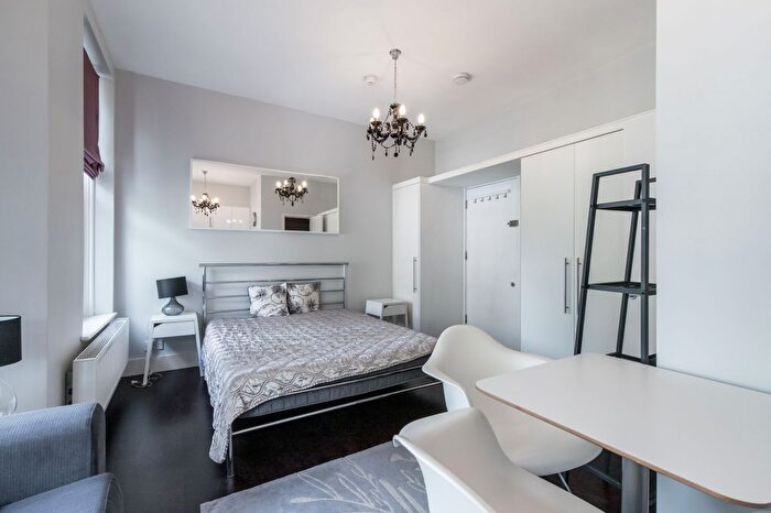 Studio To Rent In Croxley Road, London, W9