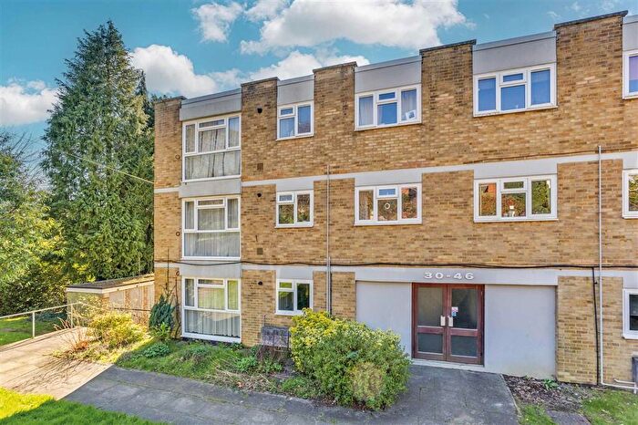 1 Bedroom Flat For Sale In South Terrace, Dorking, RH4