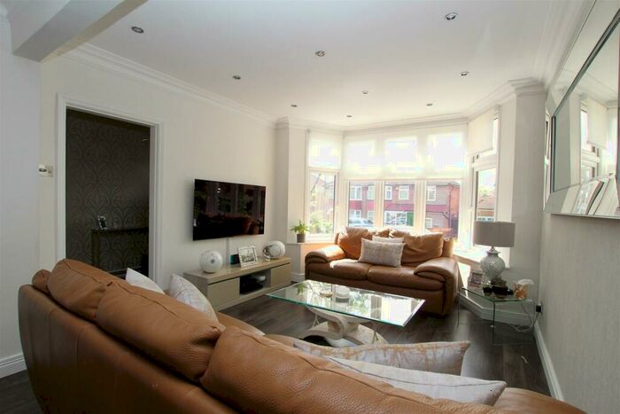 3 Bedroom House To Rent In Willow Road, Enfield, EN1