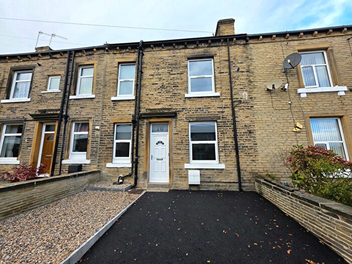 2 Bedroom Terraced House To Rent In Newcombe Street, Elland, HX5