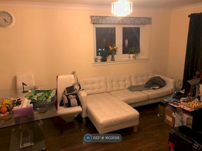 2 Bedroom Flat To Rent In Auchentoshan Terrace, Glasgow, G21