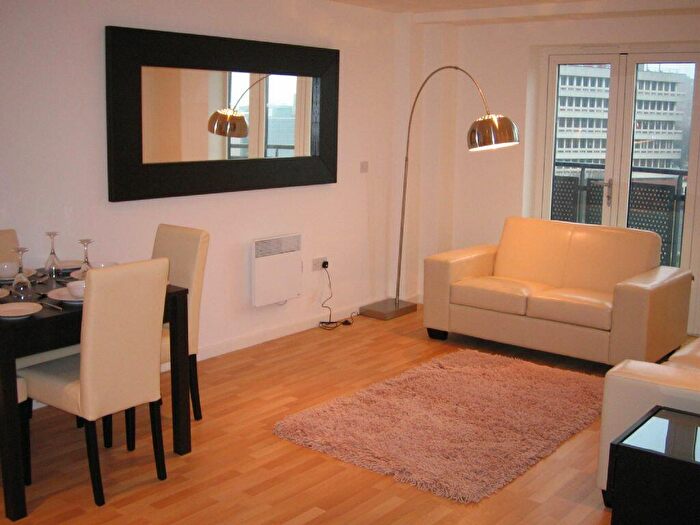 2 Bedroom Apartment To Rent In Masshouse Bed, B5
