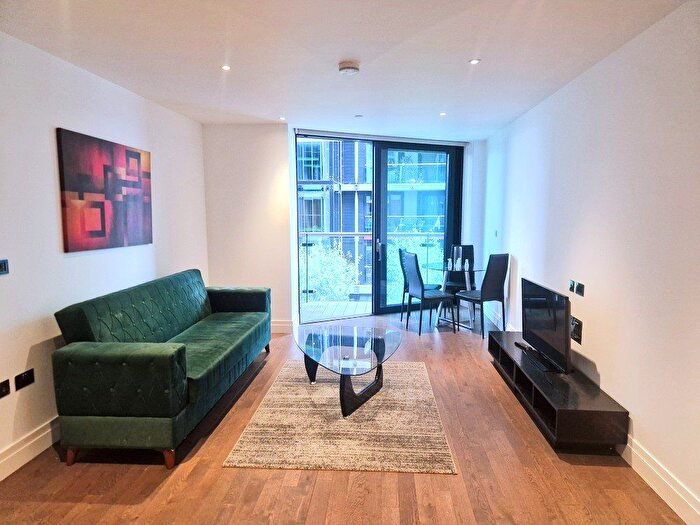 2 Bedroom Flat To Rent In Vauxhall, SW11