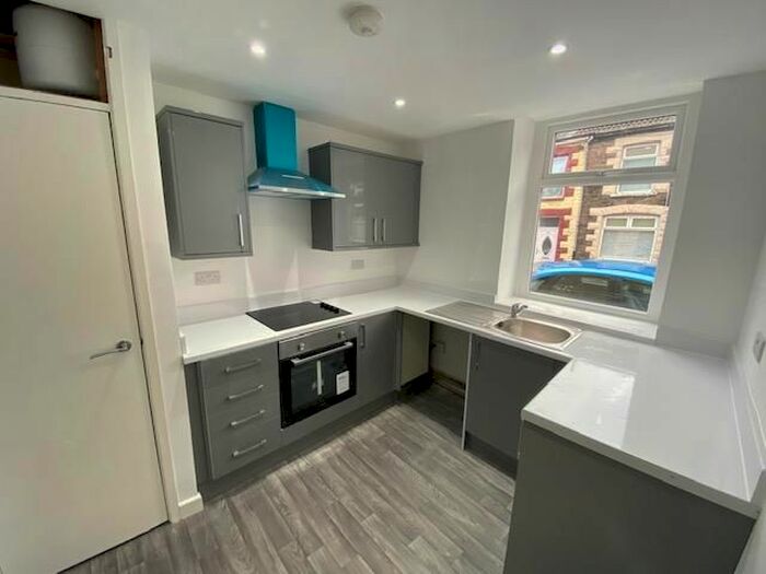 2 Bedroom Flat To Rent In Llewellyn Street, Pontygwaith, Ferndale, CF43