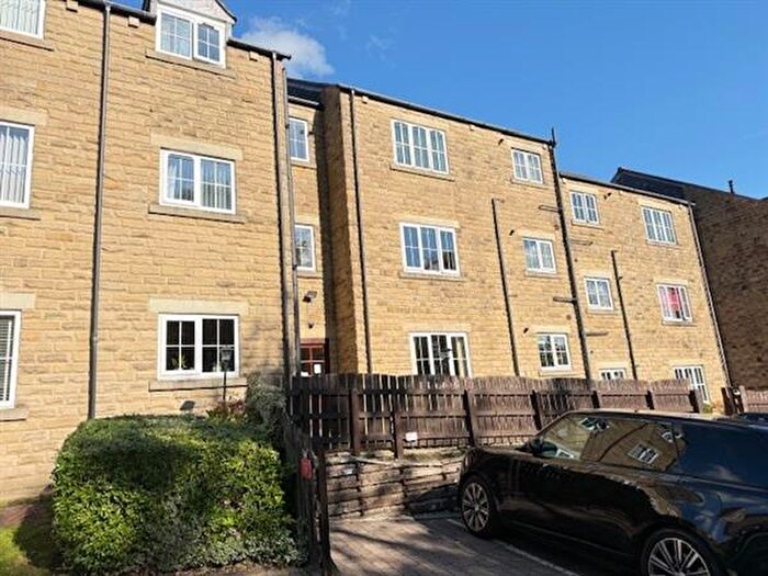 2 Bedroom Apartment To Rent In High Street, Lees, Oldham, OL4