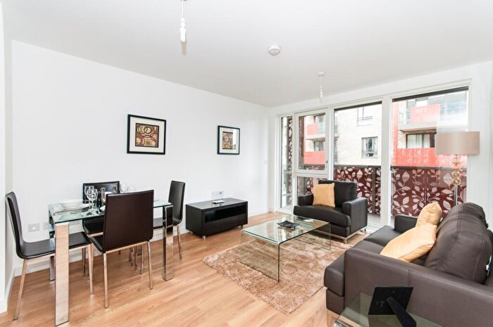 1 Bedroom Flat To Rent In Bluebell House, Blondin Way, Surrey Quays, London, SE16