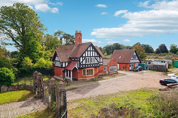 7 Bedroom Detached House For Sale In Lower Britwell Road, Slough, SL2
