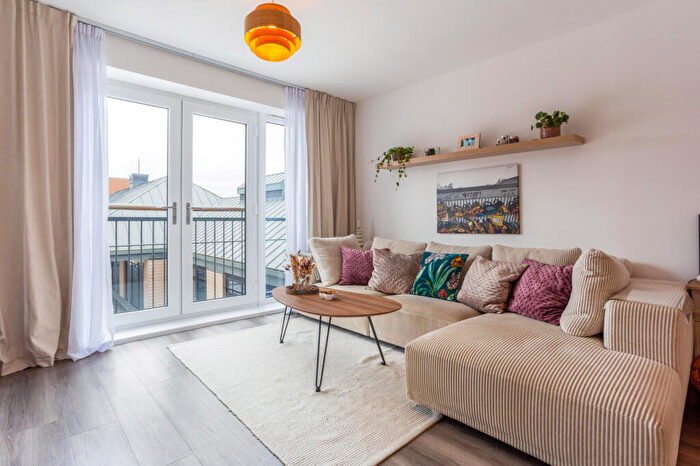 2 Bedroom Apartment To Rent In Cambridge Place, Farnham, Surrey, GU9