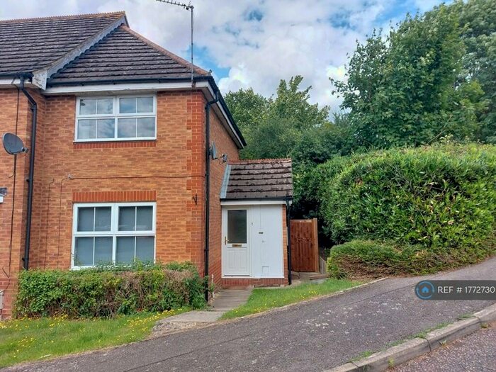 1 Bedroom End Of Terrace House To Rent In Morris Court, Aylesbury, HP21