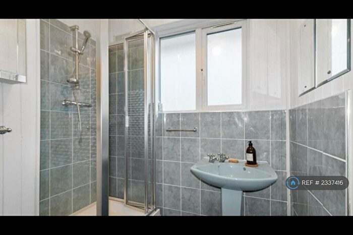 2 Bedroom Bungalow To Rent In Milton Avenue, Barnet, EN5