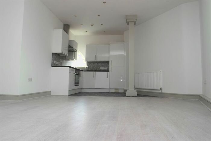 2 Bedroom Flat To Rent In Lewisham High Street, London SE13