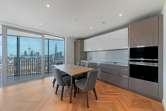 3 Bedroom Flat To Rent In Southwark Bridge Road, Elephant Amp; Castle, London, SE1