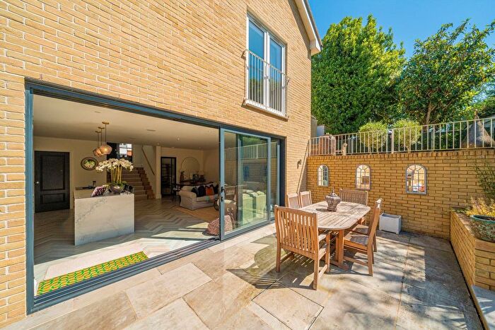 4 Bedroom Detached House To Rent In Kings Drive, Thames Ditton, KT7