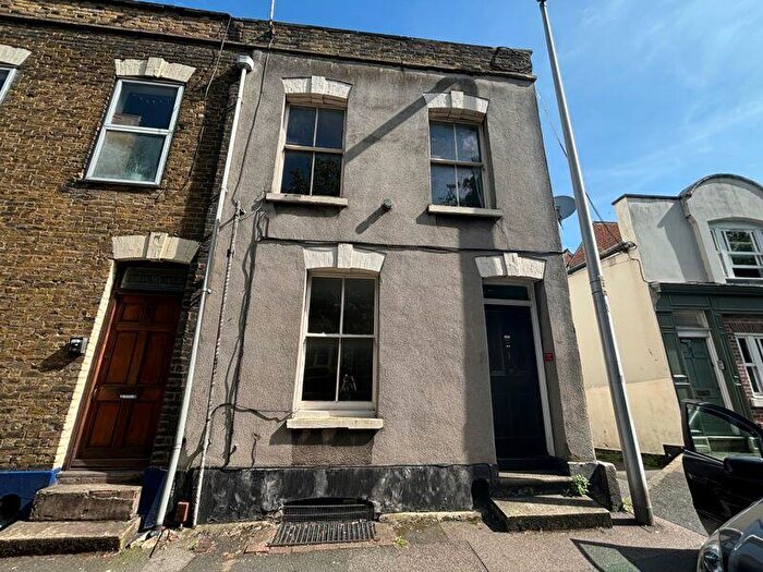 1 Bedroom Apartment To Rent In Maidstone Road, Rochester, ME1