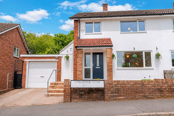 3 Bedroom Semi-Detached House For Sale In Worcester Close, Llanyravon, NP44