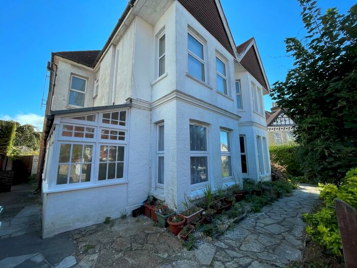 Apartment To Rent In Hurst Road, BN21